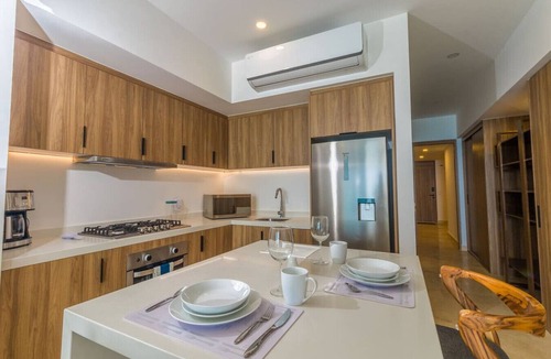 Las Glorias Apartment | Charming Oceanfront Condo