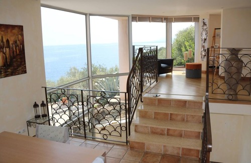 Pietranera Villa | Charming villa facing the sea