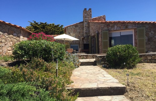 Marine de Davia House | Charming villa in Marine de Davia – 50m from beach, sea view & stunning sunsets