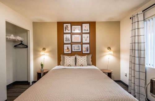 Tolleson Apartment | Chic AZ Studio Travel Nurses Welcome