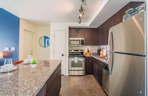 Evans Churchill Apartment | Chic Downtown Phoenix Gem w/Scenic Balcony & Park