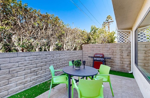 Deepwell Estates Condo | Chic home with mountain views, patio area & grill, shared pool/hot tub