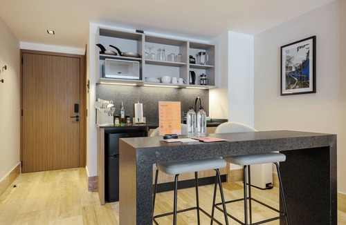 Hipodromo Apartment | Chilpancingo by Wynwood House