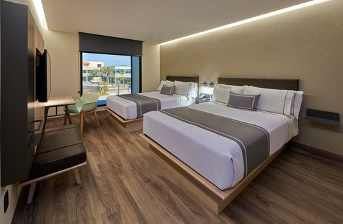 Marina Mazatlan Hotel | City Express Plus by Marriott Mazatlán