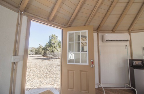 Glendale Cabin | Clifftop Mountain View Yurt. Hot Tub. Between Zion/Bryce #5