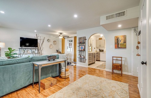 Sun City House | Close to Golf & Casinos! Sun City Getaway