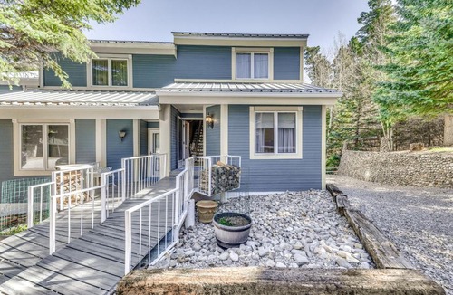 Cloudcroft House | Cloudcroft Home w/Fireplace Near Downtown!