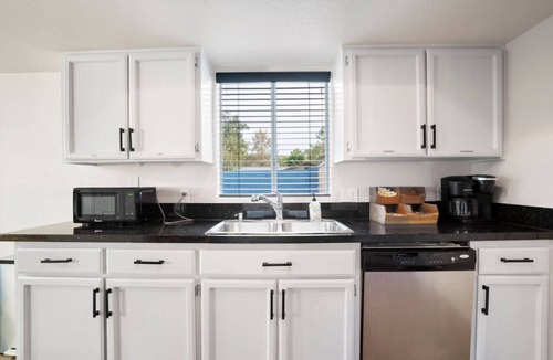 Gilbert House | Cold AC Pool 3BR 2BA Near DT Gilbert