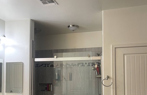 Tucson House | Comfort and relaxation . Have your family get togethers here on property!