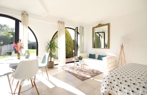 Cagnes-sur-Mer Apartment | Comfortable studio (30m2) with pool and garden