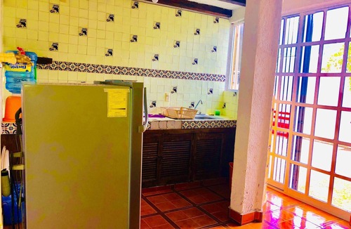Del Cerrillo House | Comfy 4 Bedroom Town House Garden Market Area