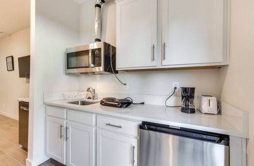 Desert View Apartment | Community Pool & Hiking Trails: Red Fox Retreat 2