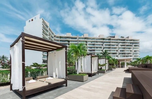 Marina Vallarta Hotel | CONDO NIM BY TRVL2HM