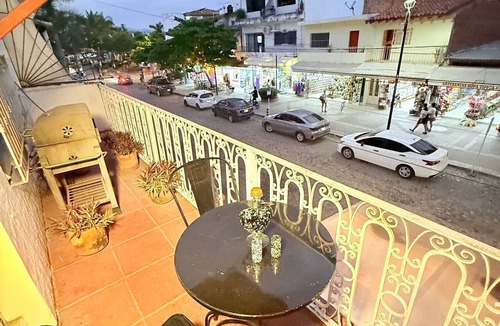 Colonia 5 de Diciembre Apartment | CONDO W/BALCONY 1 STREET FROM BEACH AND BOARDWALK