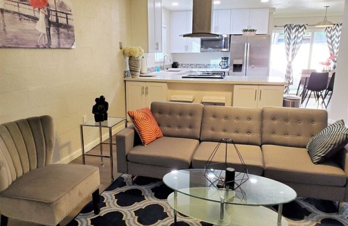 Camelback East Condo | Condo *Zen* King N. Phoenix 30