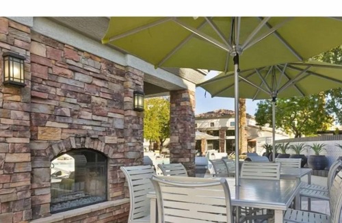 Glendale Sports and Entertainment District House | Contemporary 1BR Condo with Pool & Gym in Zone Luxe