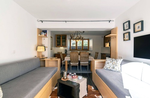 Villaroger Apartment | Cosy apartment for 6 people with WIFI, TV, balcony, panoramic view and parking