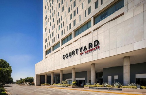 Leon Hotel | Courtyard by Marriott Leon at The Poliforum