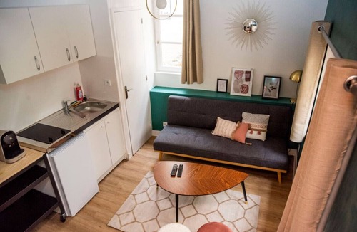 Haie Vigne Apartment | Courtyard-facing duplex on Rue Caponière
