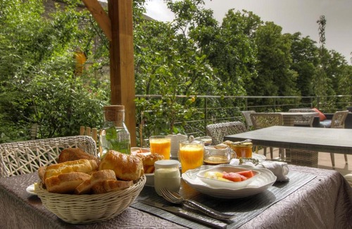 Alando Bed & Breakfast | Couvent d'alando