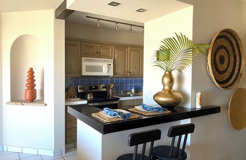 San Jose del Cabo Condo | Cozy 1-BR Oceanview for Couples. Steps to Infinity Pool. 5 Mins to Beach