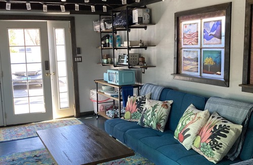 Cottonwood Cottage | Cozy 1935 Farmhouse Cottage