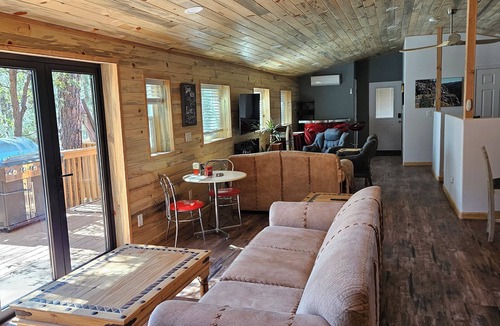 Strawberry Cabin | Cozy 2-bedroom cabin in beautiful Strawberry/Pine with AC, WiFi, Hot tub, deck.