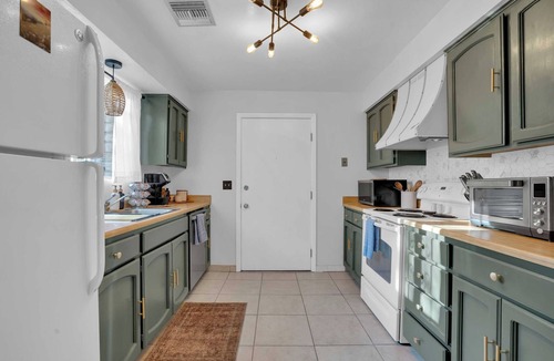 Tucson House | Cozy 2-bedroom townhome in charming Tucson w/Pool-Walk to Park