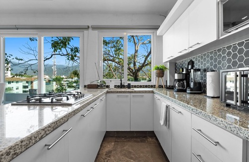 Puerto Vallarta Apartment | Cozy 2BR in Versalles – Walk to Beach & Dining