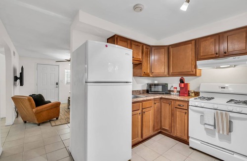 Rincon Heights Apartment | Cozy 2BR Summer Stay | Steps to UofA