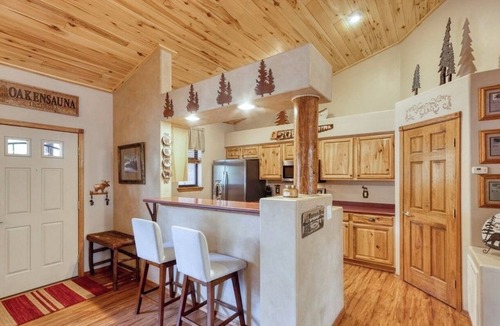 Torreon Cabin | Cozy 3-bedroom cabin w/gorgeous outdoor deck in Show Low