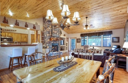 Torreon Cabin | Cozy 3-bedroom cabin w/gorgeous outdoor deck in Show Low