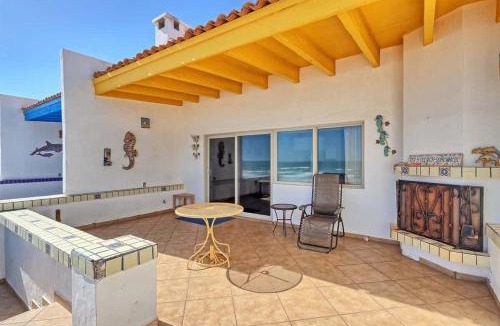 Las Conchas House | Cozy Beachfront Condo Las Olas II 10