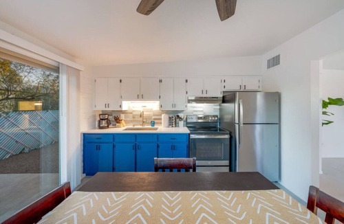 St. Francis Cabrini Apartment | Cozy & Bright/Spotless/2 BR 1 BA/Central
