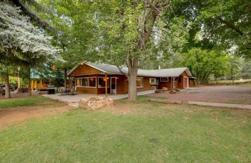 Pine House | Cozy Cabin on 1 Acre in Premier Pine Neighborhood