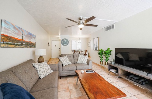 Entertainment District Condo | Cozy Condo in the Heart of Old Town w/ Pool!
