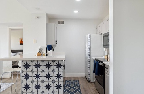 Trail West Condo | Cozy Condo w Pool, Hot Tub, Gym, & WiFi, 5min to Old Town