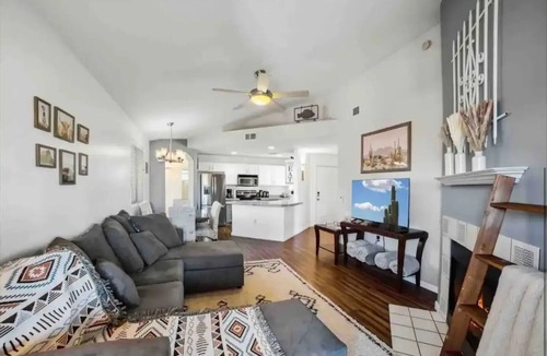 Paradise Estates Condo | Cozy Cowboy Condo