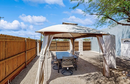 Campus Farm House | Cozy home with nice backyard, southwestern decor, & central location
