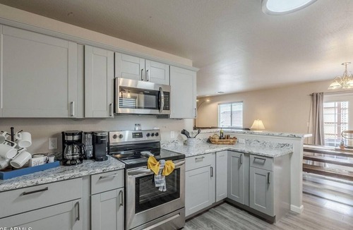 Golden Springs House | Cozy Modern 3-bedroom House in Gold Canyon Dark Sky Community & Mountain Views