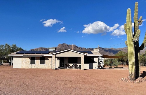 Apache Junction House | Cozy Mountain home with RV parking near hiking trails, lakes, and endless fun.