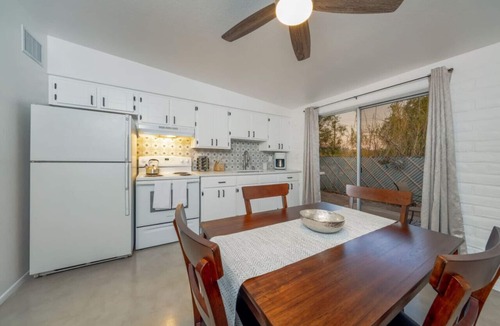 St. Francis Cabrini Apartment | Cozy/Remodeled/2 BR 1 BA/Spotless/Central