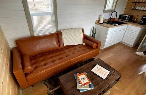 Valle Cabin | Cozy Retreat: Glamping Getaway in a Tiny House near the Grand Canyon, AZ