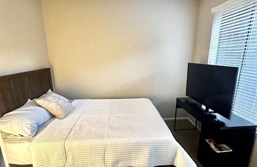 La Buena Vida Condo | Cozy retreat in the heart of Westgate entertainment district State Farm Stadium.