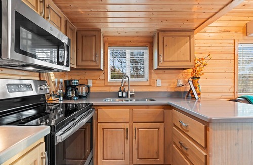 West Sedona Cabin | Cozy Tiny Cabin | Near Sedona Hiking & Uptown