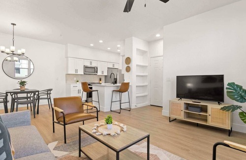 Glendale Sports and Entertainment District Apartment | CozySuites Glendale by the stadium with pool 13