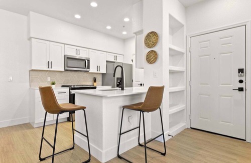 Glendale Sports and Entertainment District Apartment | CozySuites Glendale by the stadium with pool 13