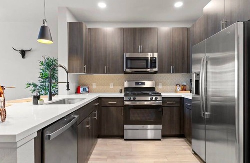 Roosevelt Apartment | Cozysuites PHX RORO Gym, Pool, Pets, Parking! #6