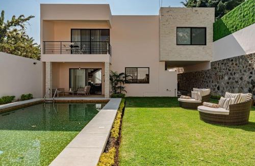 Tres de Mayo House | Cuernavaca Private Pool & Outdoor Grill for Groups