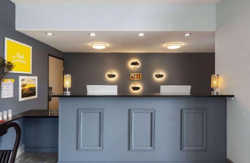 Cortaro Hotel | Days Inn & Suites by Wyndham Tucson/Marana